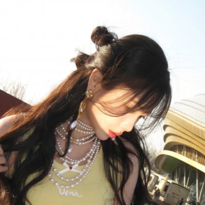 下山后她惊艳世界